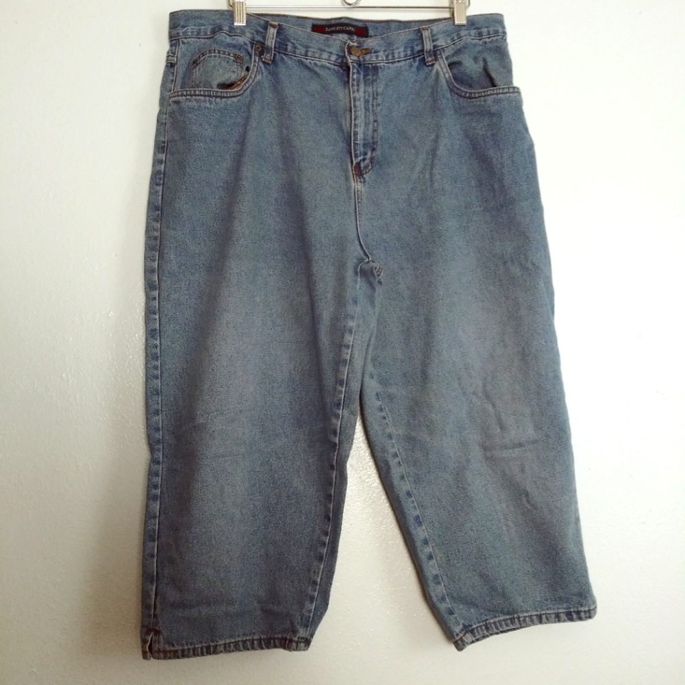 bill blass Light Blue Denim Capri Pants